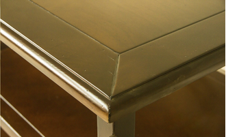 Тумба под ТВ и технику с 3 нижними ящиками на цоколе.