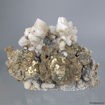 Кварц, пирротин, пирит. Россия. 130*95*60мм