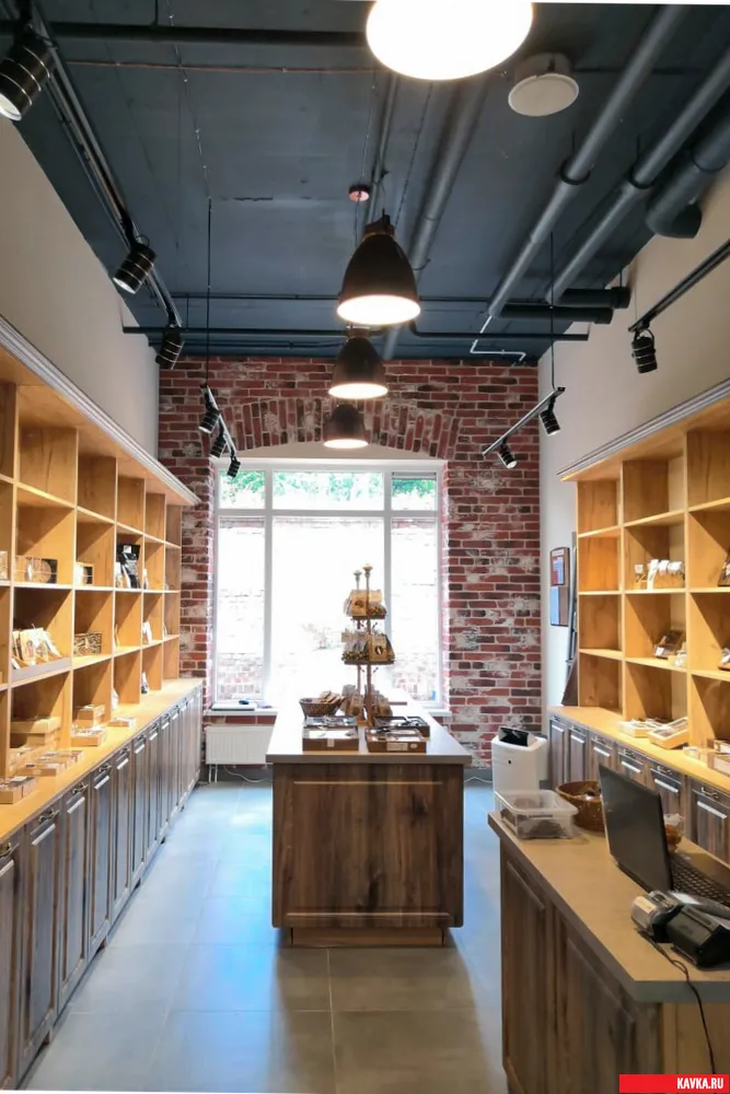 Кирпич "Старый Красный Штукатур" в шоколадном бутике "Family Chocolate"