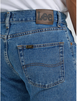 Джинсы Lee® 200 REGULAR FIT STRAIGHT LEG JEAN