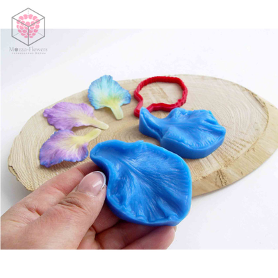 "Лепесток ириса" вайнер и каттер