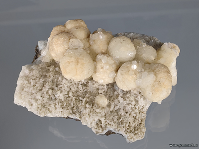 Апофиллит, стильбит. Индия. 65*50*25мм