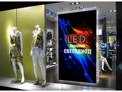 Интерьерный видеоэкран LED витрина Р4, с шагом пикселя 4 мм., размер 1 х 2 м