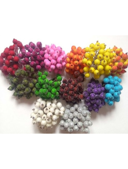 Рябина на ветке в сахаре