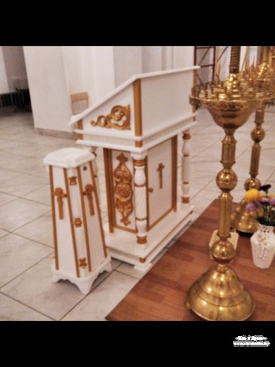 Аналой центральный с резным декором