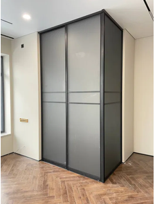 угловая перегородка - гардеробная