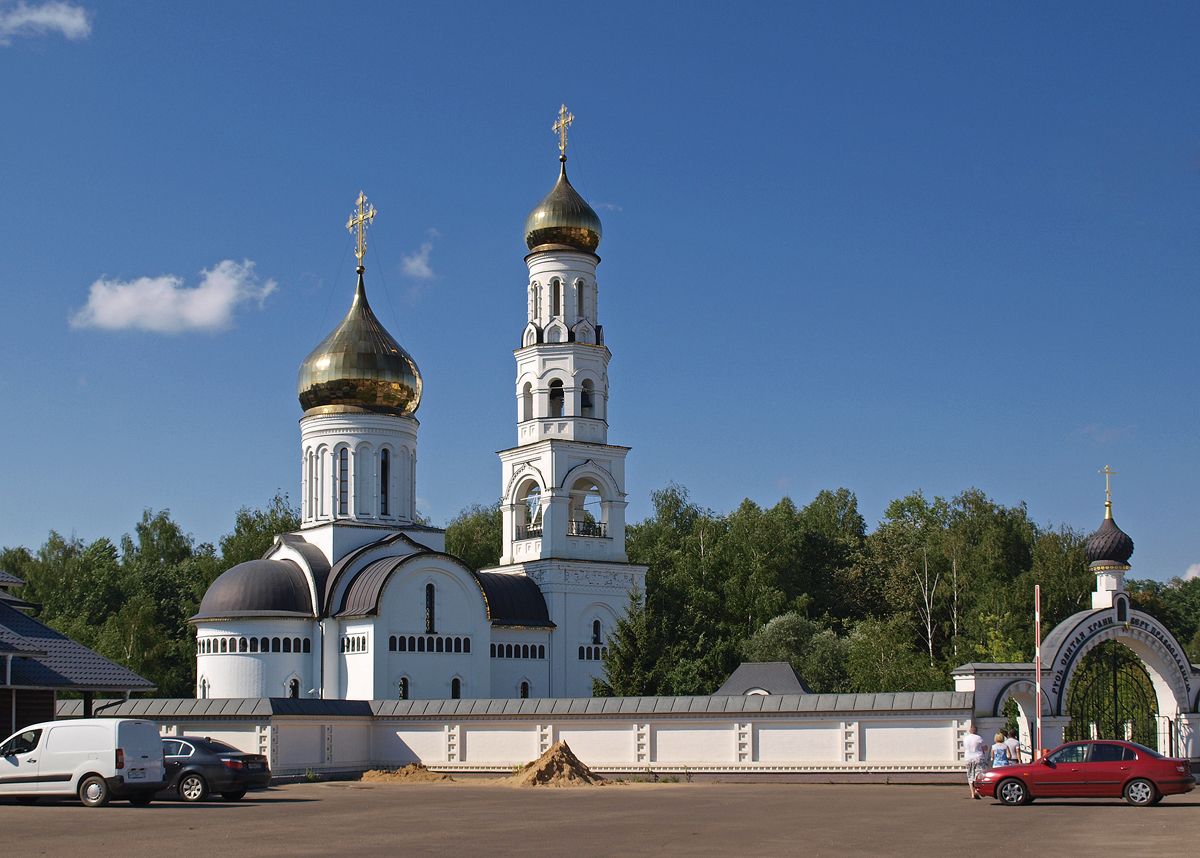 Храм уара. Церковь Уара в Вешках. Храм Святого мученика Уара. Храм в Вешках Алтуфьево. Храм святому Уару в Мытищах.