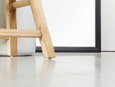 Напольный плинтус из дюрополимера Orac Decor коллекция Axxent SX159