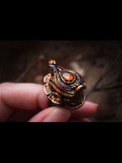 "Легенда Янтарного Подземелья", кольцо с курочкой и натуральным янтарём