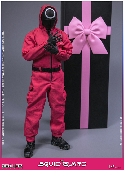 Охранник ("Игра в кальмара", Squid Game) - КОЛЛЕКЦИОННАЯ ФИГУРКА 1/6 THE GAME GUARD (EKS07) - EKUAZ STUDIO