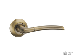 Дверная ручка PUNTO ARDEA (зеленая бронза)