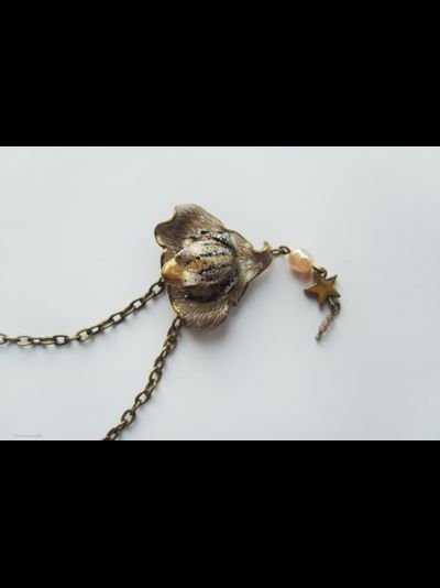 "Поймавшая звезду". Бохо-подвеска с лягушкой, барочным жемчугом и гематитовой звёздочкой