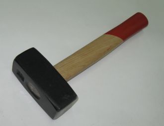 Кувалда с деревянной ручкой Профи, 1,5 кг. KomfortMax