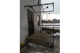 Кованый навес для входа с перилами. с. Гамово.