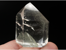 Кварц горный хрусталь с фантомами и хлоритом, кристалл полированный, Бразилия (40*32*24 мм, 44 г) №36853