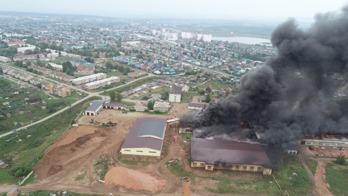 Давлеканово башкортостан. Пожар кирпичного завода Давлеканово. Давлеканово кирпичный завод. Кирпичный завод 2 в Давлеканово. Кирпичный завод Бирск.