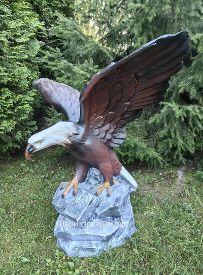 ОРЕЛ гордый на скале  - символ власти, могущества, непобедимости и силы. 115*105*80см  9,5кг  полистоун Россия 14298/016758