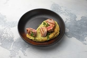 Тунец гриль с пюре мятного горошка (250гр.)