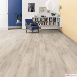 Декор ламината Haro Дуб Эмилия Светло-Серый 538651 в интерьере гостиной