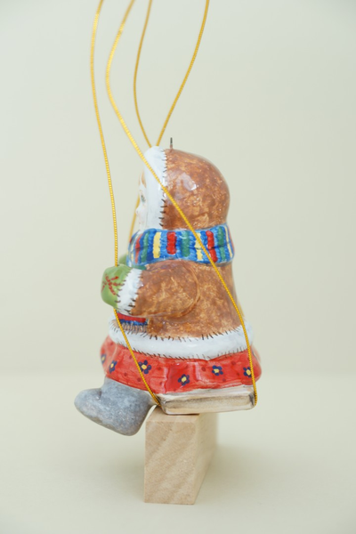 Маруся на качелях