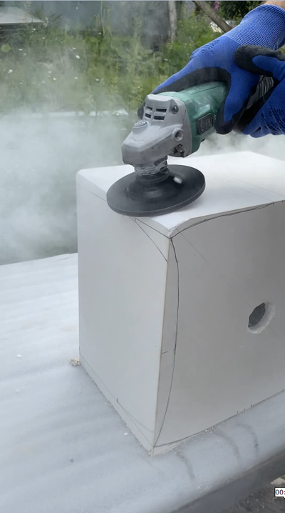 Столик "Tris Forte" с основанием из гипса и столешницей из МДФ