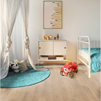 Ламинат Wineo Дуб Баланс Бежевый LA180MV4 в интерьере детской комнаты