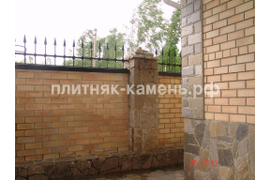 облицовка цоколя плитняком, природным камнем
