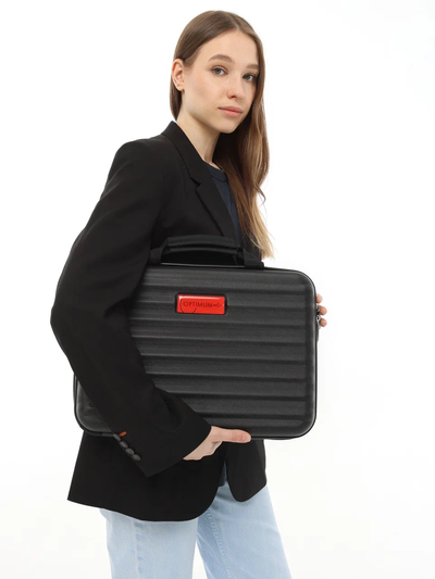 Пластиковый кейс для ноутбука 15.6 - 16 дюймов Optimum, черный матовый