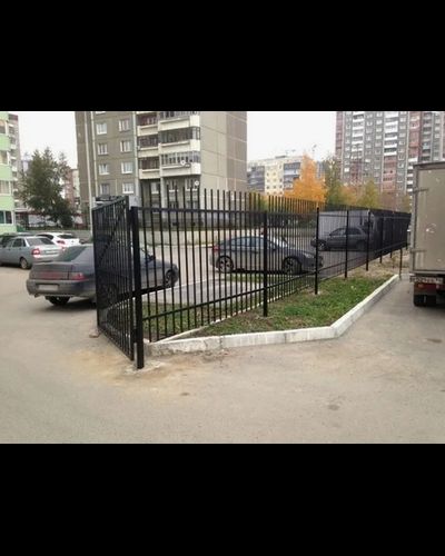 Ограждение многоквартирного дома