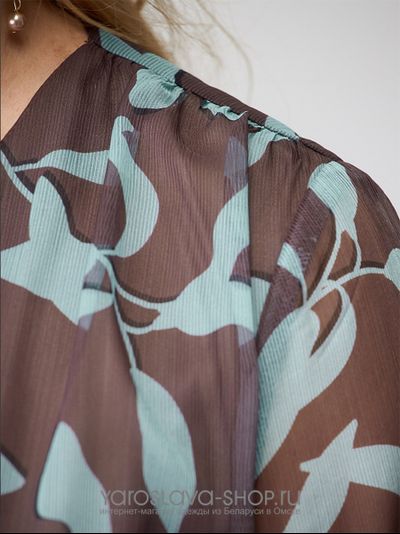 Шифоновое платье коричневое с растительным орнаментом