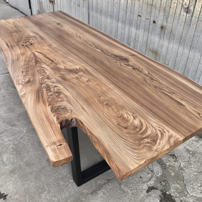 стол из слэбов карагача необычной формы