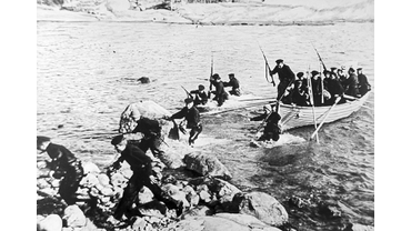 Морские пехотинцы десантируются на берег