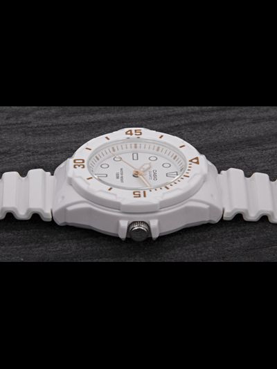 Часы Casio LRW-200H-7E2