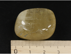 Кальцит жёлтый (золотистый), галтовка, Бразилия (28*22*16 мм, 23 г) №35240