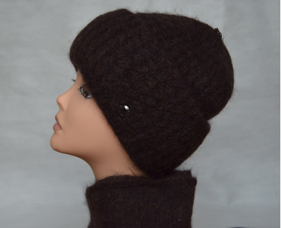 Коричневая итальянская шапка фото