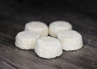 Сырники творожные с изюмом