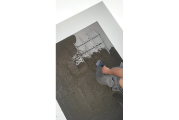 Бетонное основание в погребе из пластика