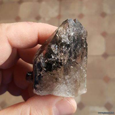 Кварц с хлоритом. Россия. 65*55*45мм