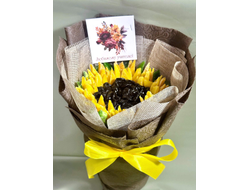 Подсолнух из сухофруктов