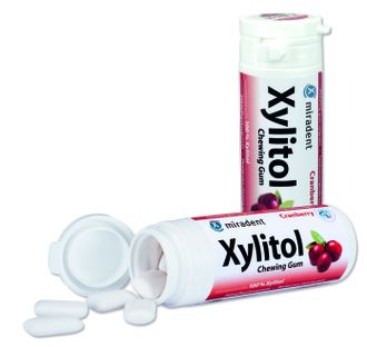 Жевательная резинка с ксилитом Xylitol Cranberry, клюква, Miradent, 30 драже.