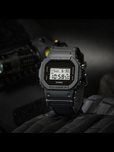 Часы Casio G-Shock DW-5600BCE-1