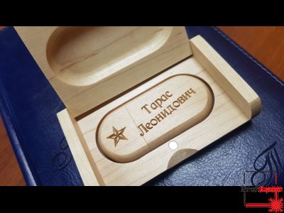 Подарочный набор ежедневник с флешкой