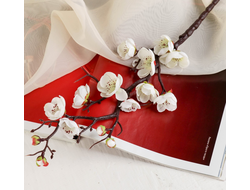 Искусственные цветы, декор