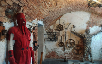 Экскурсия "Боровск. Тюремный замок. Картинная галерея им. Л. Киселевой. Иконописная мастерская" О добре и зле