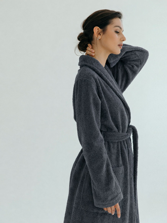 Женский махровый халат серый - поднята рука