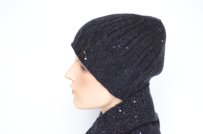 chernaya-vyazanaya-shapka-s-payetkami-vizio-italiya-8064
