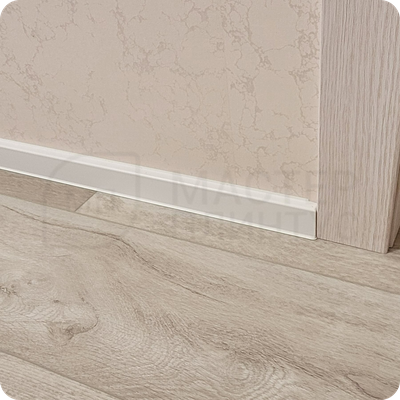 Плинтус ХДФ Dollken Cubu Flex Life 40мм Х 2,5 м 1013/5012 Белый в интерьере 8