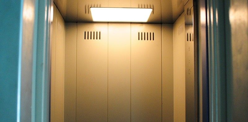 светильник для лифта