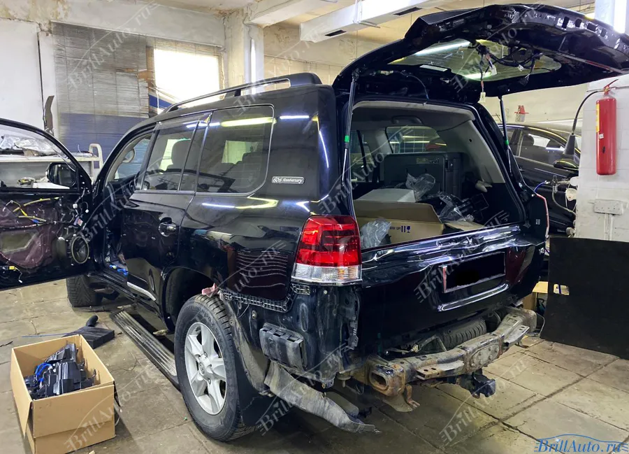 Рестайлинг Ленд Крузер 200 из 2008 в 2021 Lounge