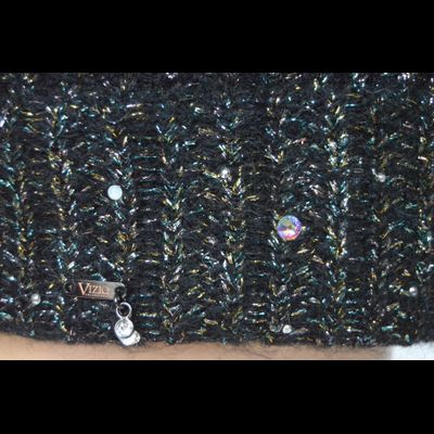 Шапка черная с отворотом и стразами Vizio Италия 6908 CRY